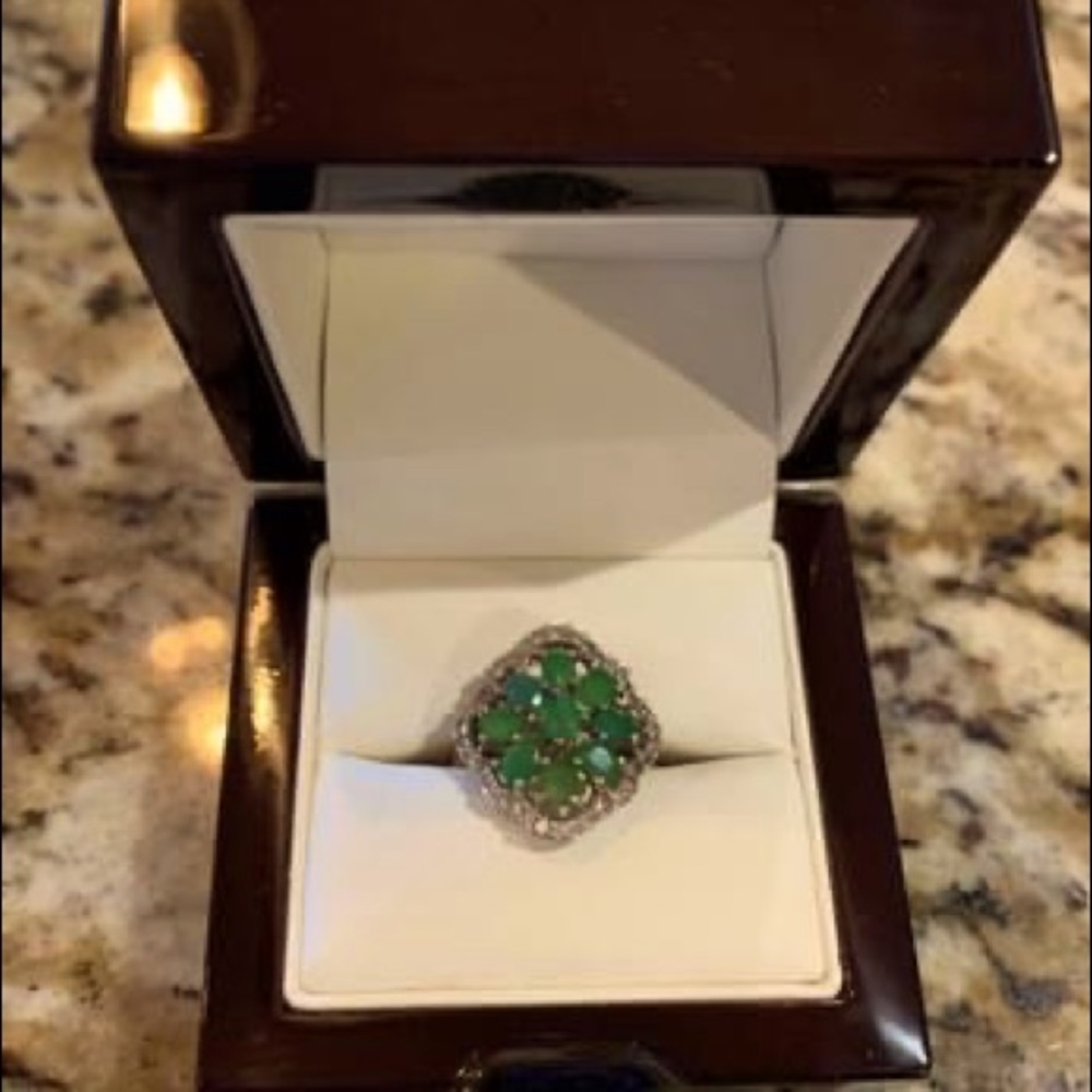 Stunning diamond and emerald ring!!!!!